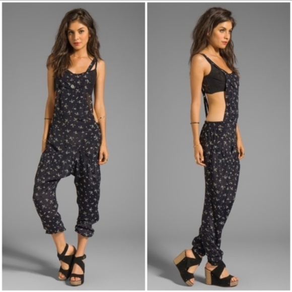 Flynn Skye Yup Overalls Slouchy Jumpsuit Black Ditsy Floral Rayon - Picture 5 of 5